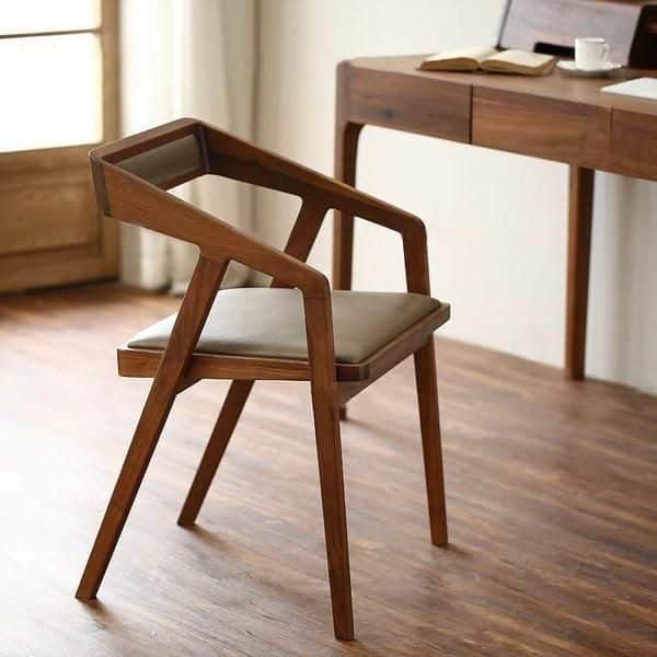 Lounge Chair/Classy dark wooden chair